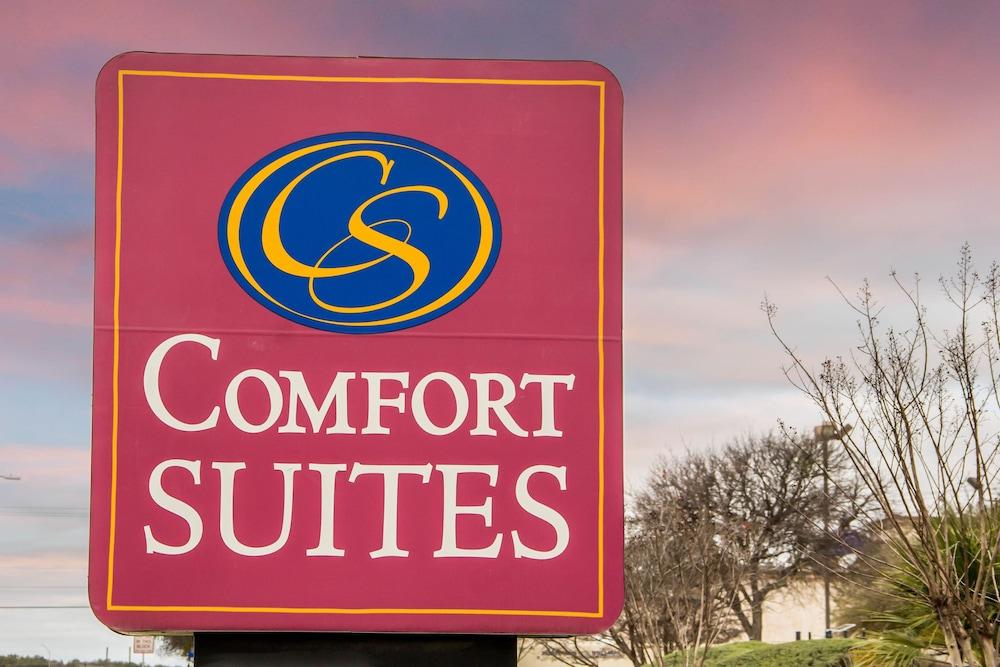 Comfort Suites Sea World/ Lackland San Antonio Exterior photo