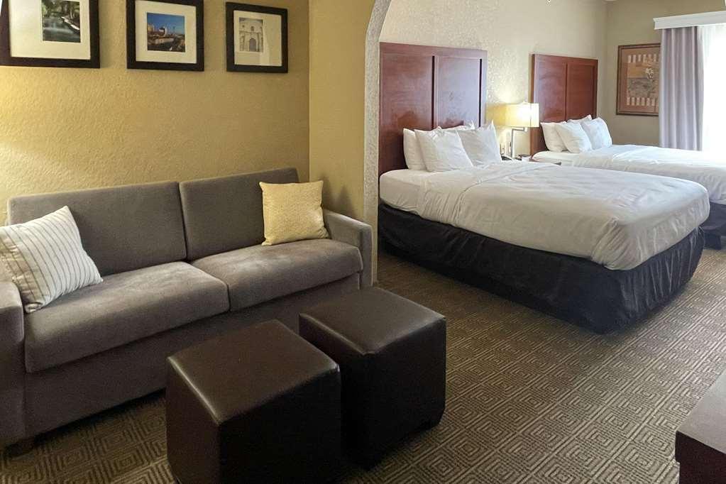 Comfort Suites Sea World/ Lackland San Antonio Room photo